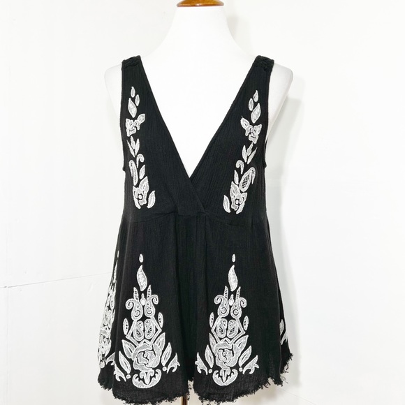 SOLD-Free People Embroidered Black White Crinkle Fringe Hem Shorts Romper - Picture 11 of 15